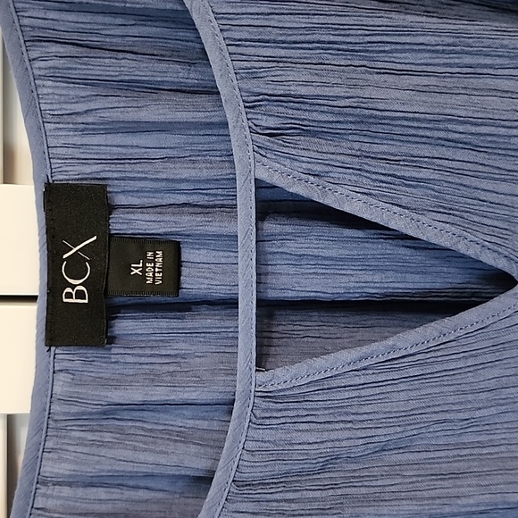 NWT BCX Women's Beautiful Trendy & Chic Style. Teal Blue Blouse XL - Picture 2 of 5